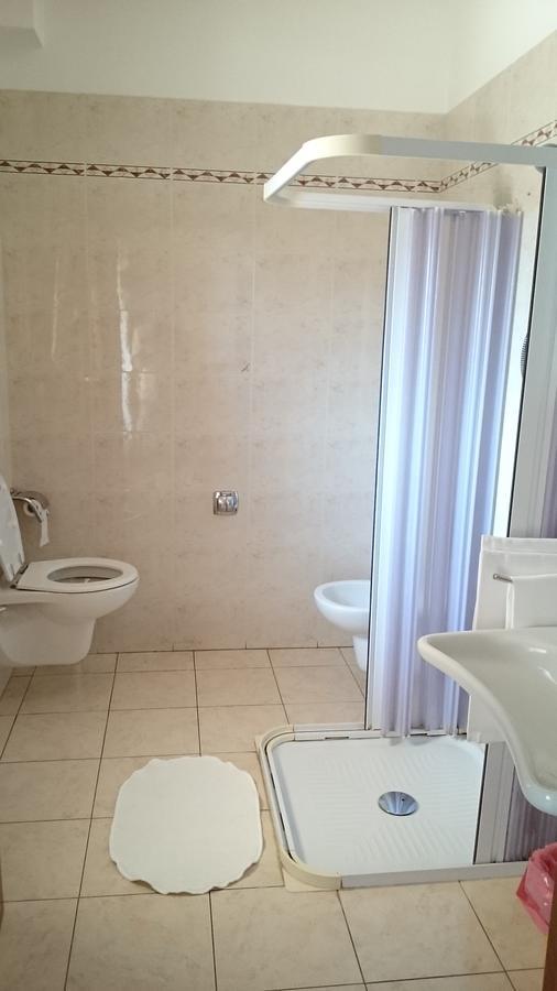 Hotel Holiday House 圣乔瓦尼·罗通多 外观 照片